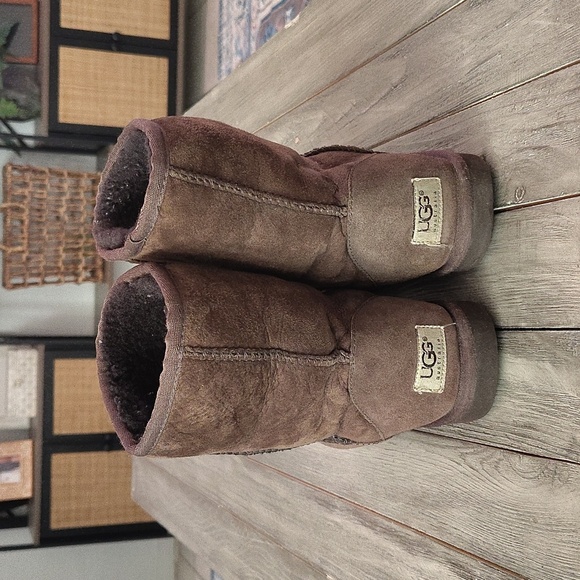 UGG Leather Winter Boots in Brown Size Woman's 7 - Picture 8 of 11